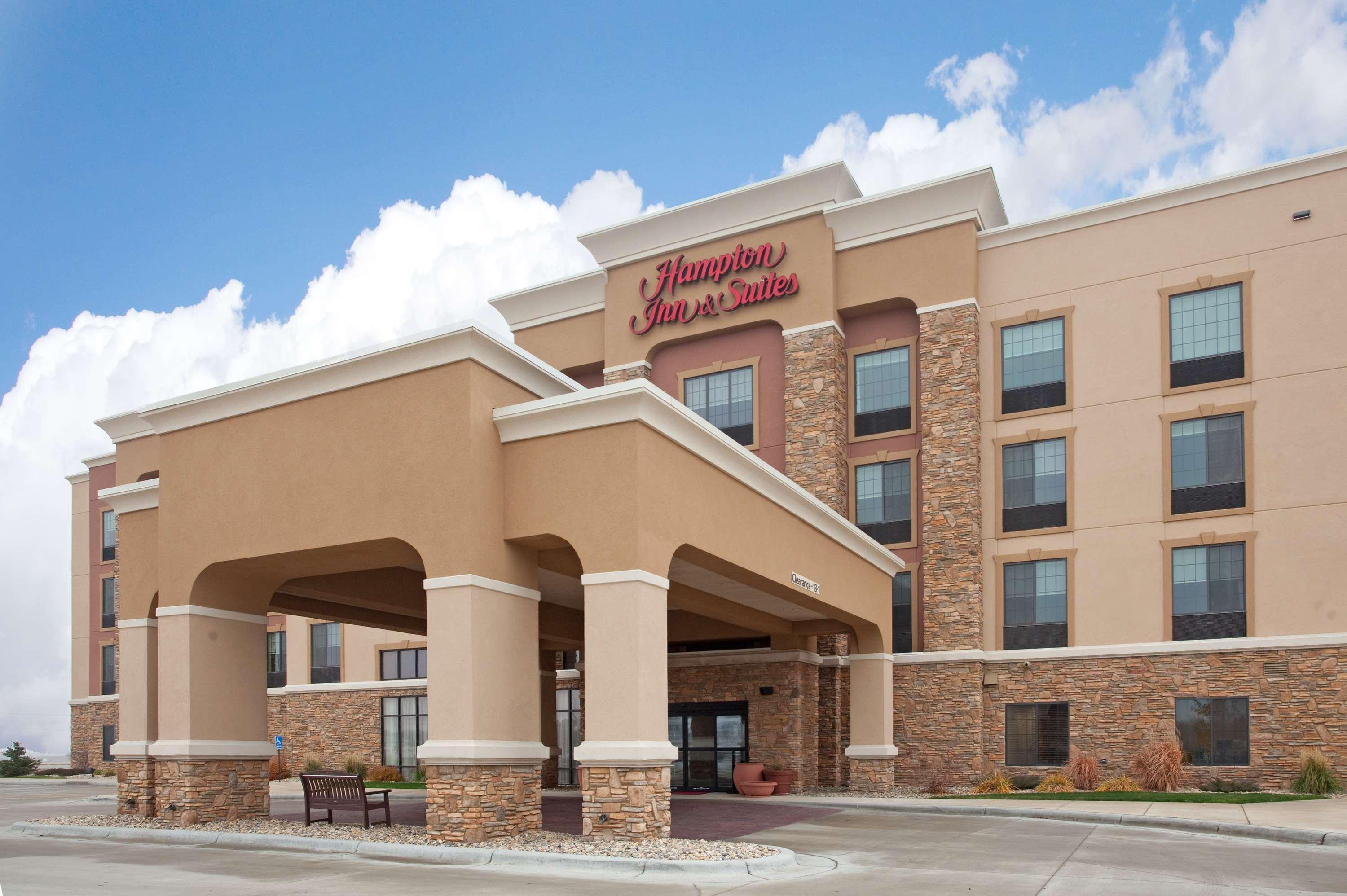 Hampton Inn & Suites Watertown Exterior photo