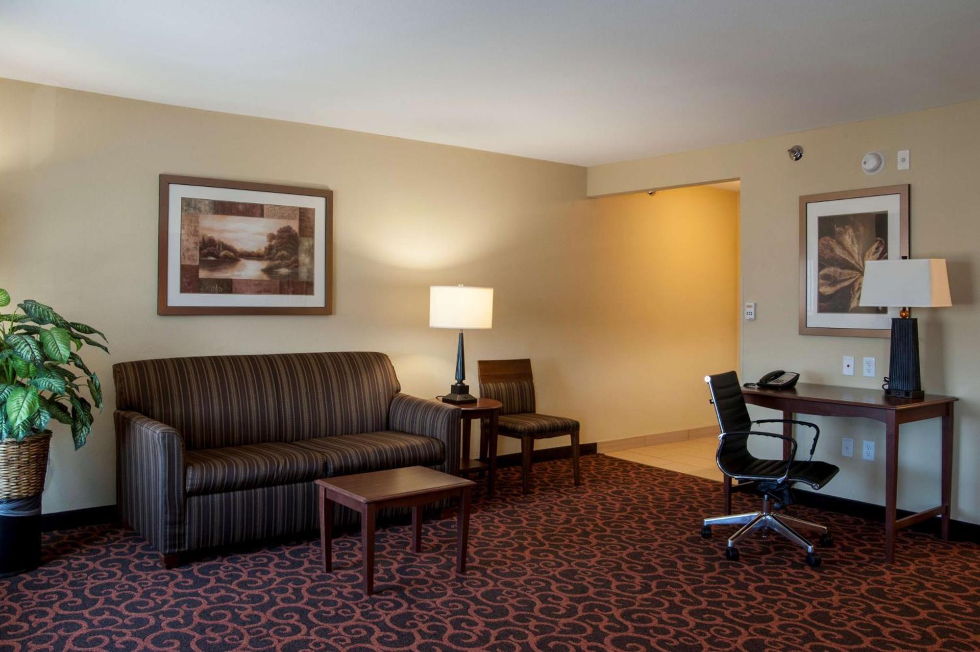 Hampton Inn & Suites Watertown Exterior photo